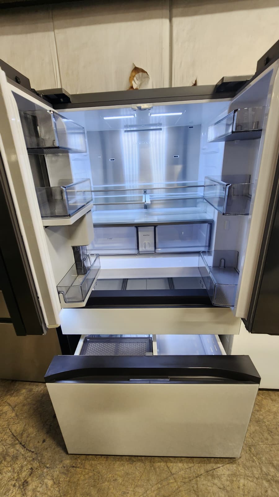 Samsung Bespoke RF23BB860012AA Smart French Door Fridge- White Glass - Image 3